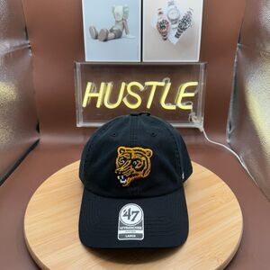Boston Bruins NHL '47 Franchise Vintage Throwback Black Fitted Sz Large NWT